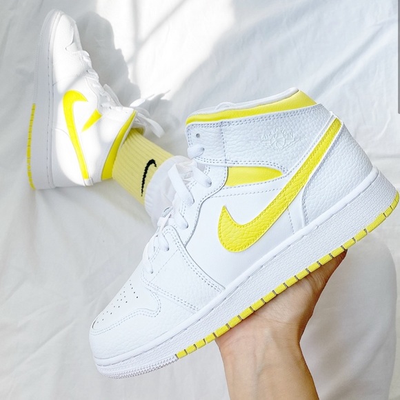 custom painted air jordan 1 mid